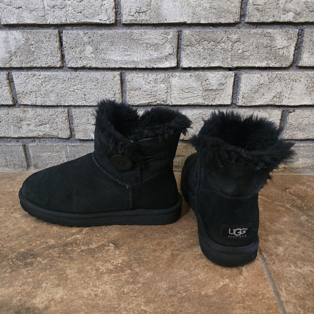 Black | UGG | Bailey Button Mini Boot